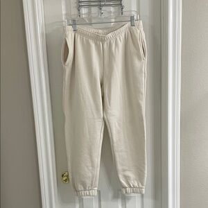 Universal Thread Cream Sweatpants with Pockets Size M